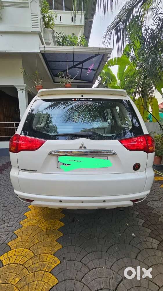 Mitsubishi Pajero Sport 2013 Diesel 197000 Km Driven 4*4