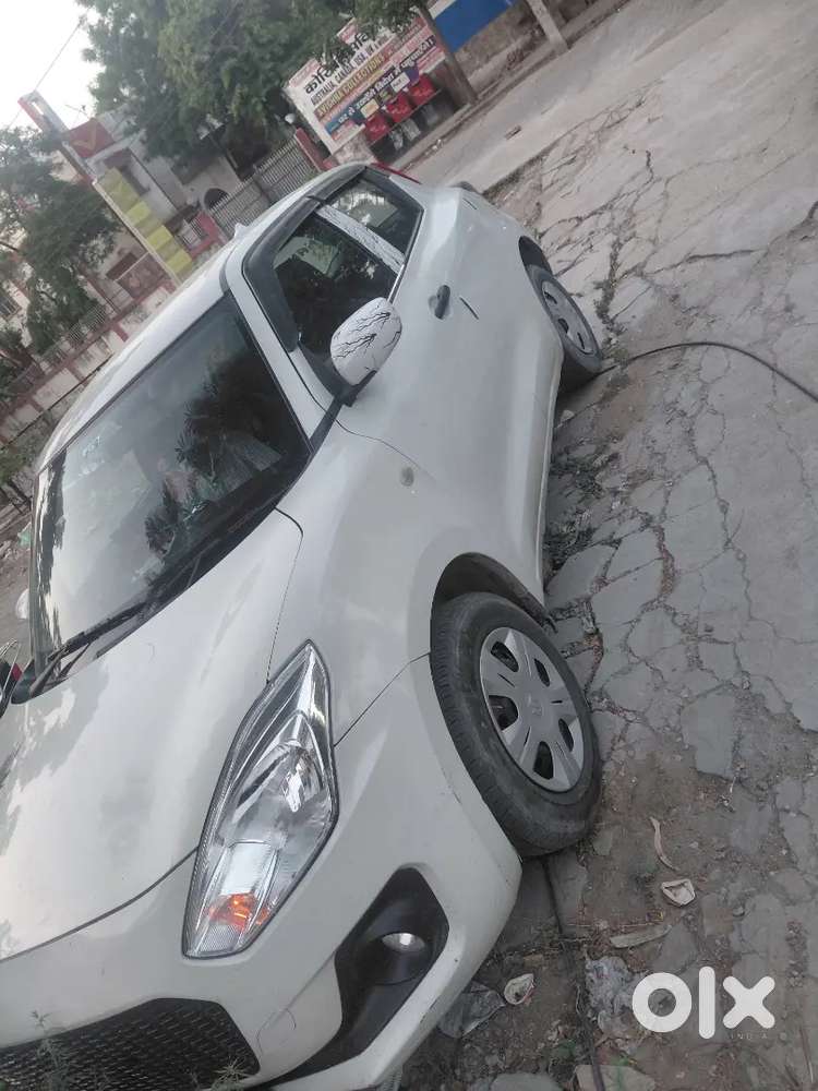 Swift Maruti Suzuki 2021 Petrol 70000 Km