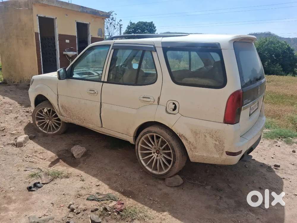 Tata Safari Storme 2012