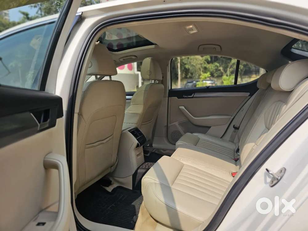 Skoda Superb [ ] 1.8 Style Tsi At, 2019, Petrol