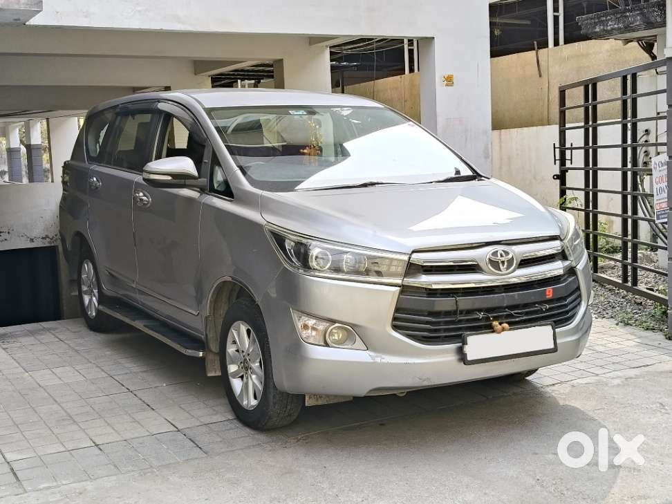 Toyota Innova Crysta 2.4 V 8 Str, 2016, Diesel