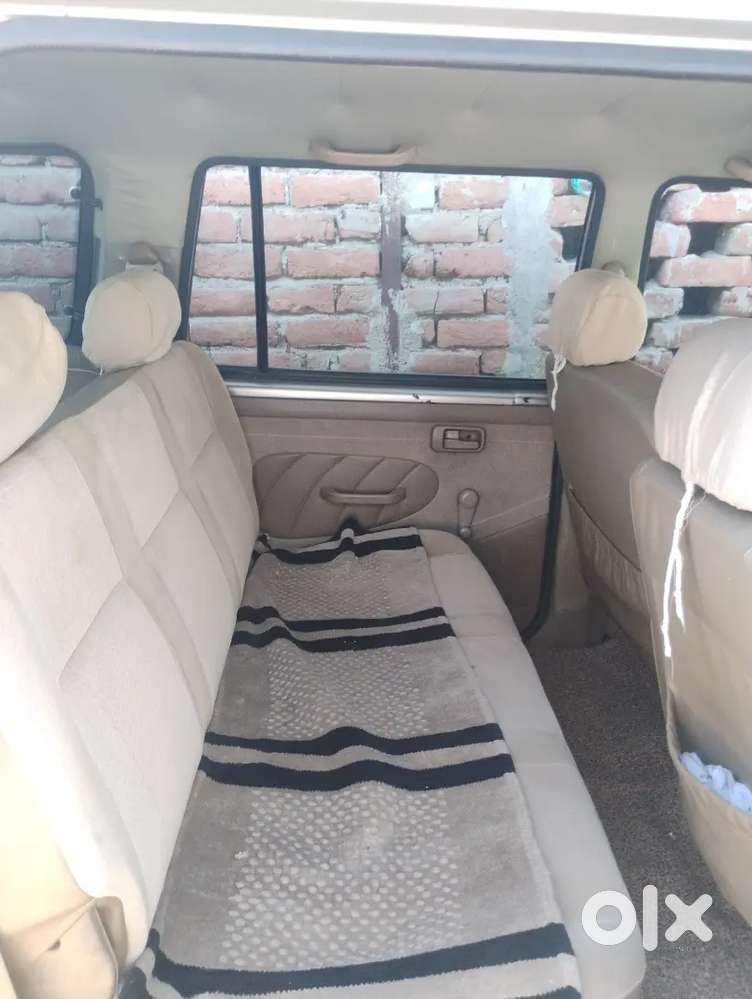 New Condition Tavera B3 10 Seater