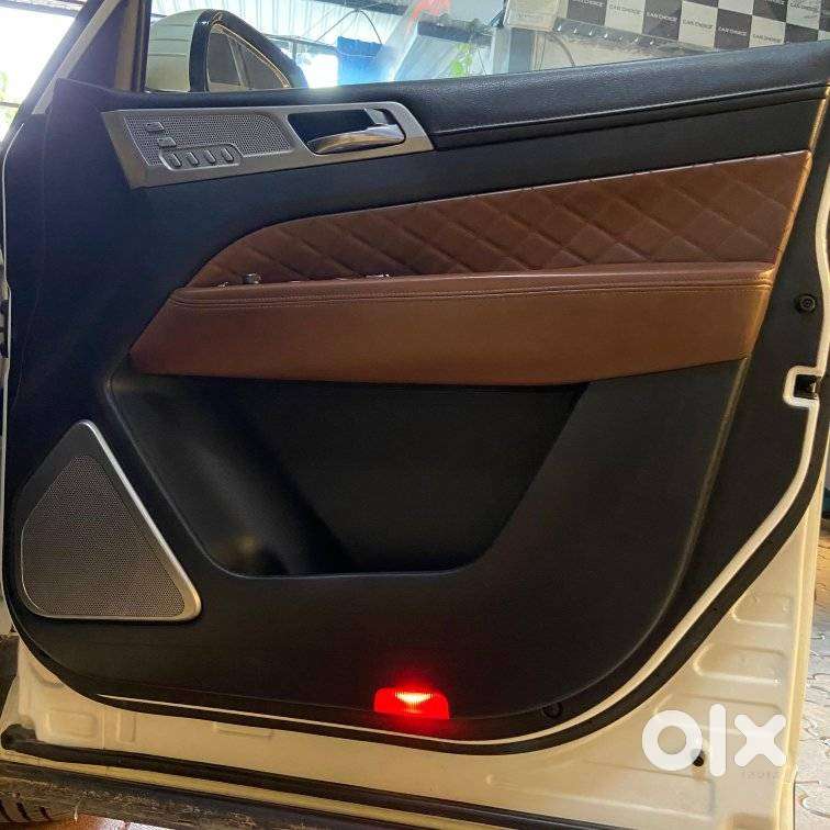 Mahindra Alturas G4 4wd At, 2018, Diesel