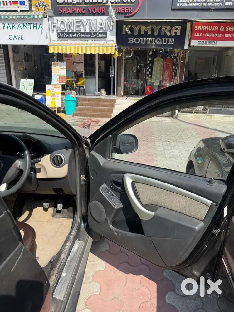 Renault Duster 2014 Petrol Well Maintained