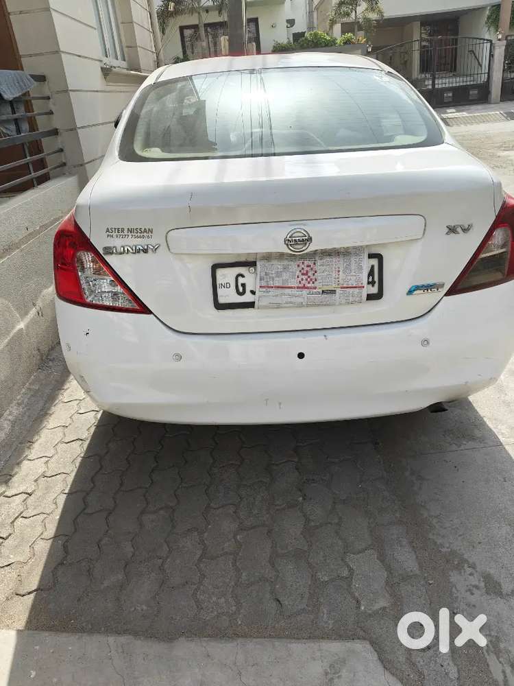 Nissan Sunny 2012