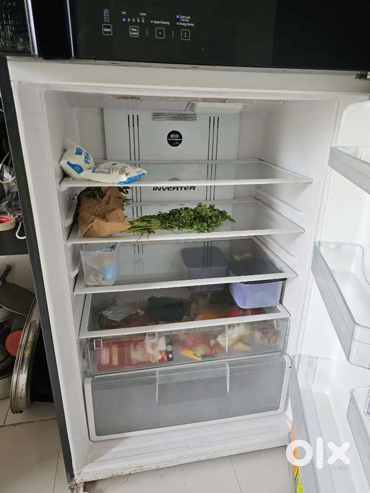 Hitachi refrigerator 675 ltr