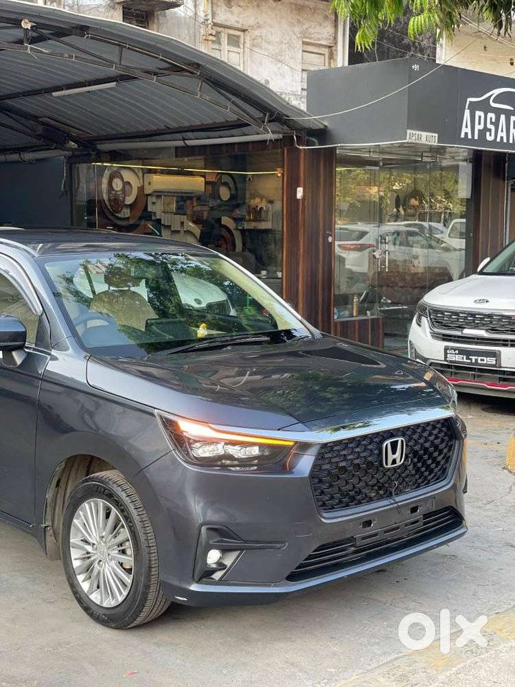 Honda Amaze 2nd Gen Vx, 2025, Petrol