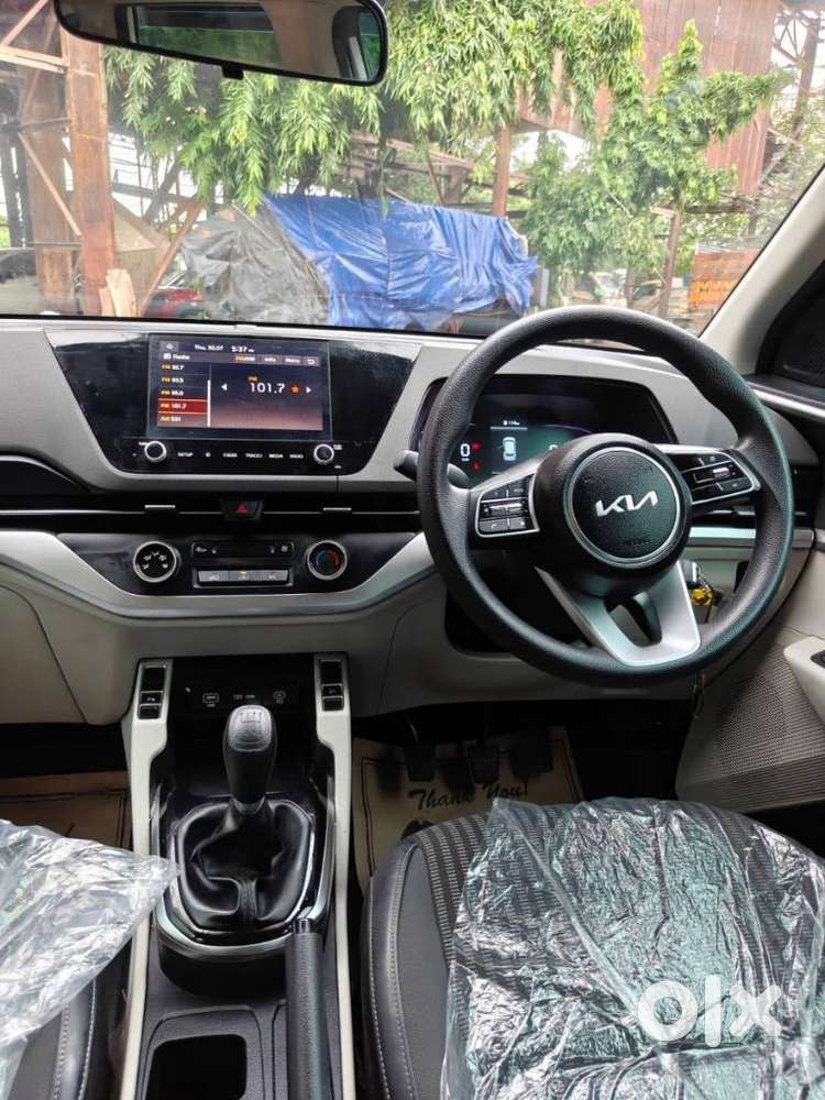 Kia Carens 1.4 Prestige 7 Str, 2023, Petrol