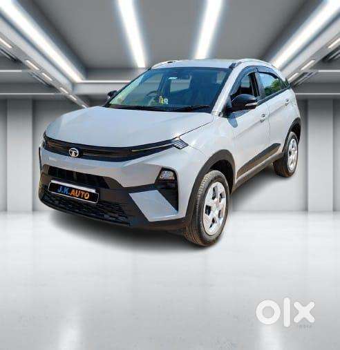 Tata Nexon, 2025, Petrol