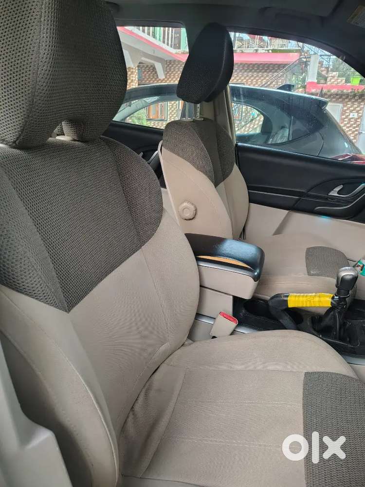 Mahindra Xuv500 W9 Diesel Nov 2017 Sunroof