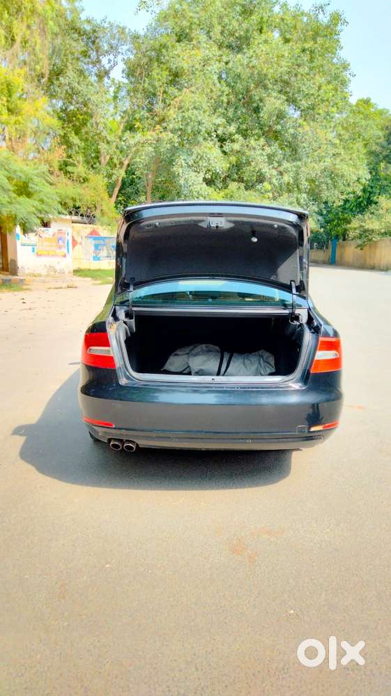 Skoda Superb 2013-2015 Elegance 1.8 Tsi Mt, 2015, Petrol