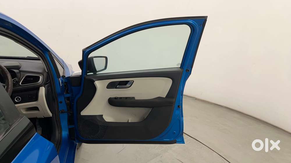 Tata Altroz Xz, 2023, Petrol