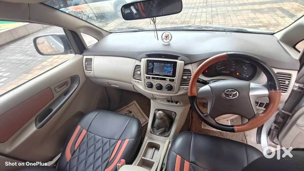 Toyota Innova 2.5 E Diesel Ms 8-seater, 2012, Diesel