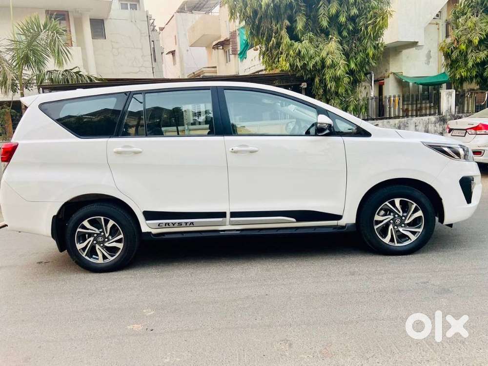 Toyota Innova Crysta 2.4 G Plus Mt 8 Str, 2022, Diesel