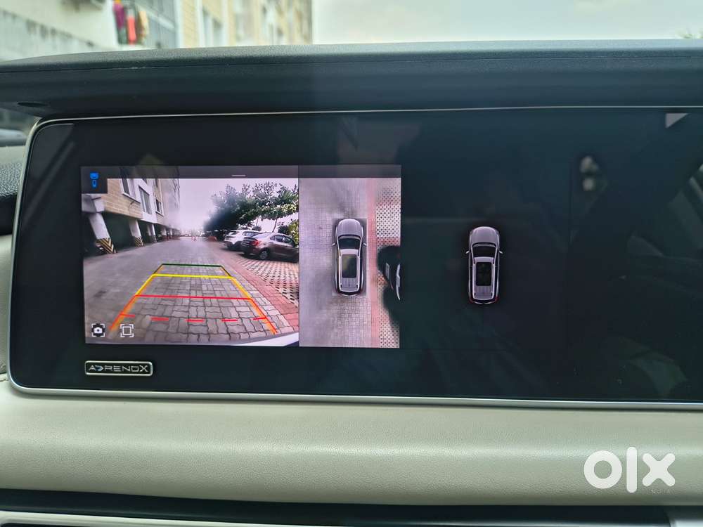 Mahindra Xuv700 2.0 Ax 7 Petrol Mt Str, 2021, Petrol