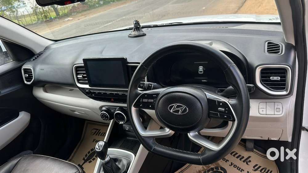 Hyundai Venue 2022 Petrol 20000 Km Driven