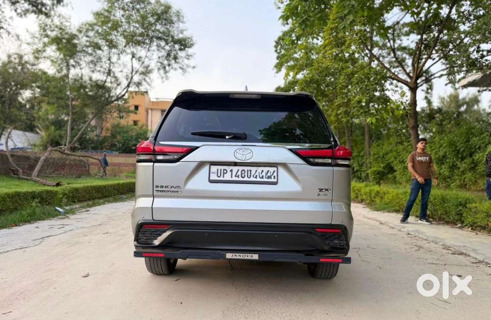 Toyota Innova Hycross 2.0 Zx (o) Hybrid 7 Str, 2025, Petrol