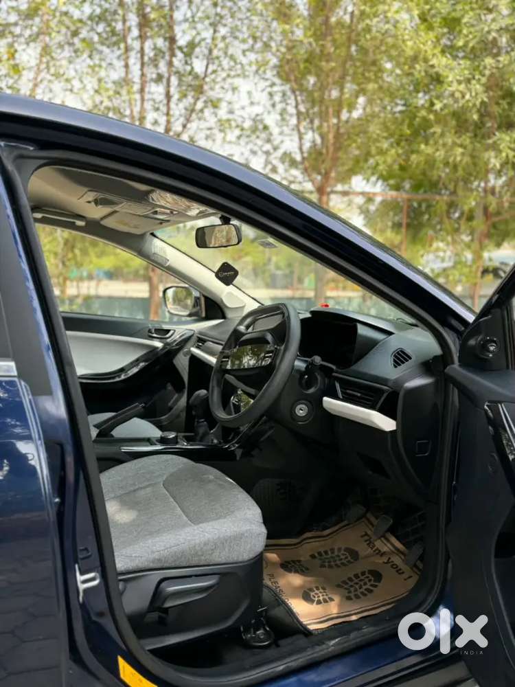 Tata Curvv Petrol Manual 2025 Km Driven