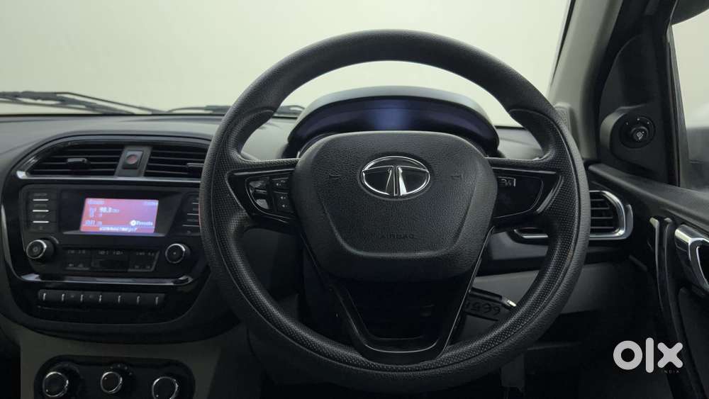Tata Tiago Xza, 2018, Petrol
