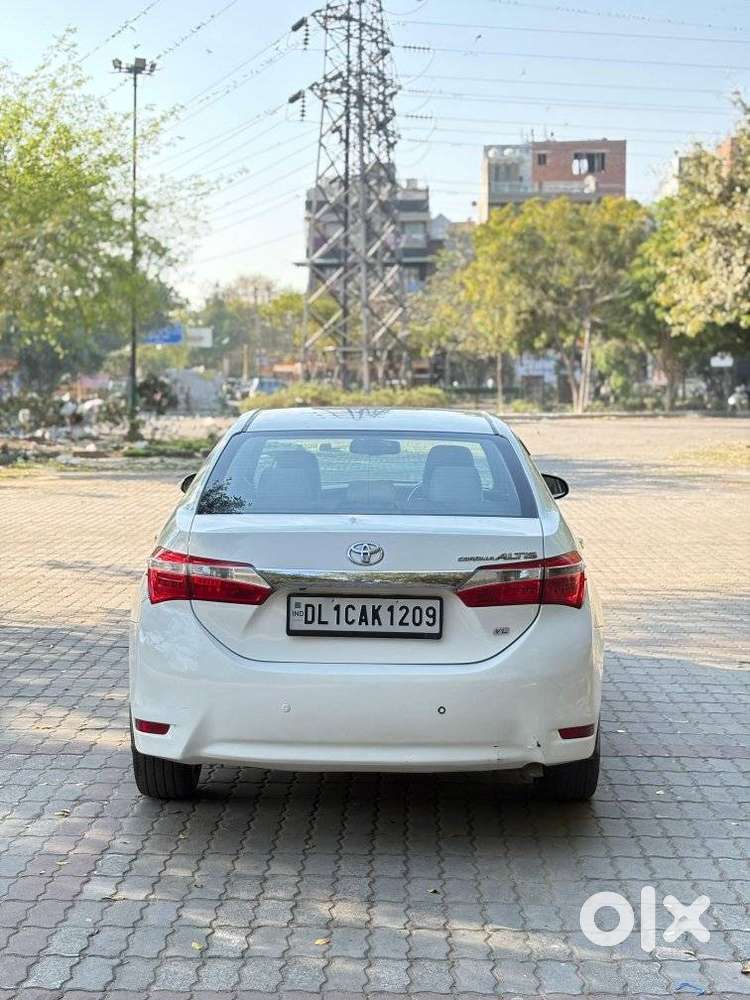 Toyota Corolla Altis 2013-2017 Vl At, 2015, Petrol