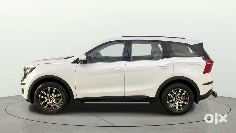 Mahindra Xuv700 2.0 Ax 7 Petrol Mt Str, 2024, Petrol