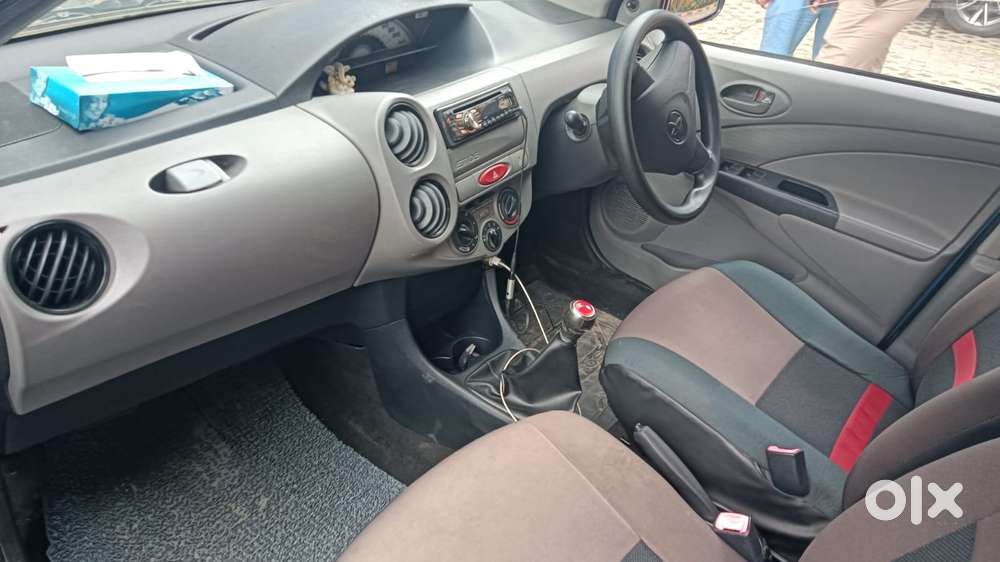 Toyota Etios Liva 2011-2012 G, 2011, Petrol