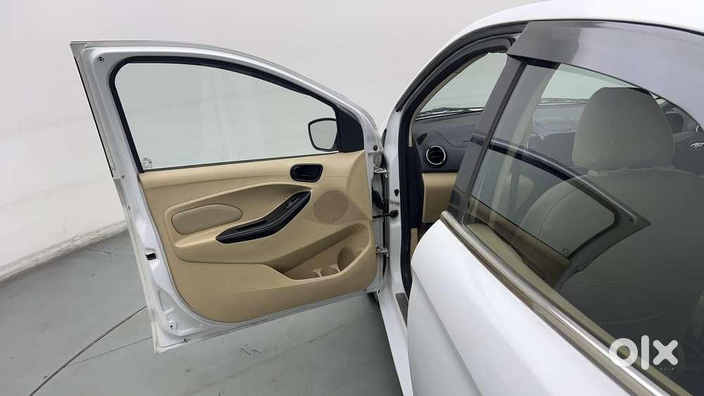 Ford Figo Aspire Titanium, 2015, Petrol