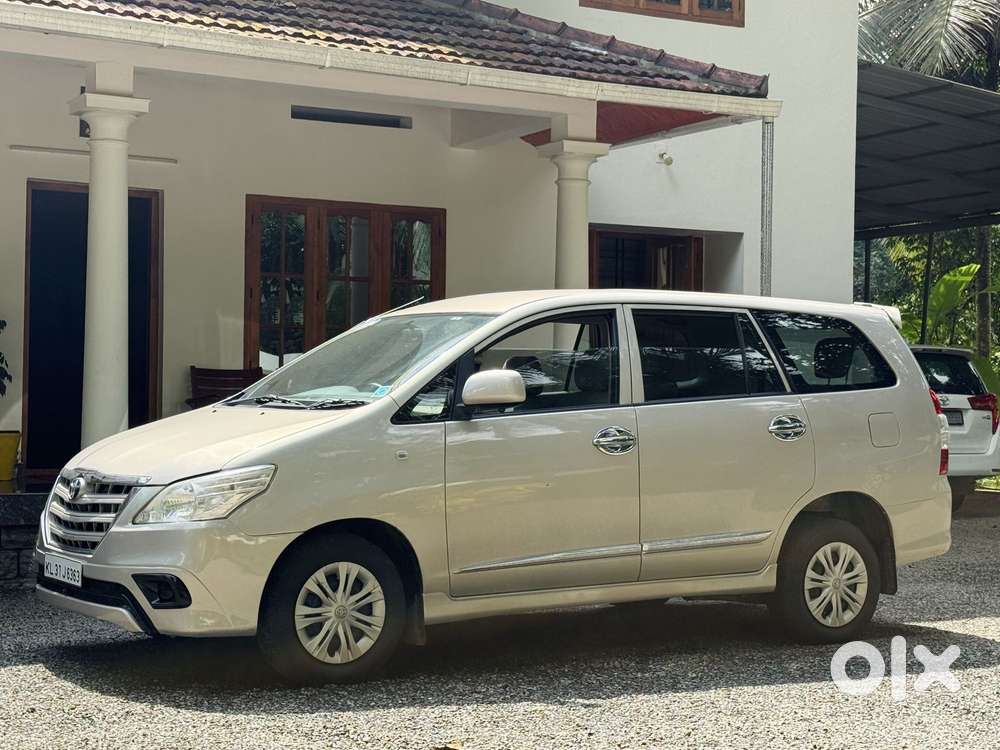 Toyota Innova 2.5 Gx 7 Str Bs-iii, 2016, Diesel