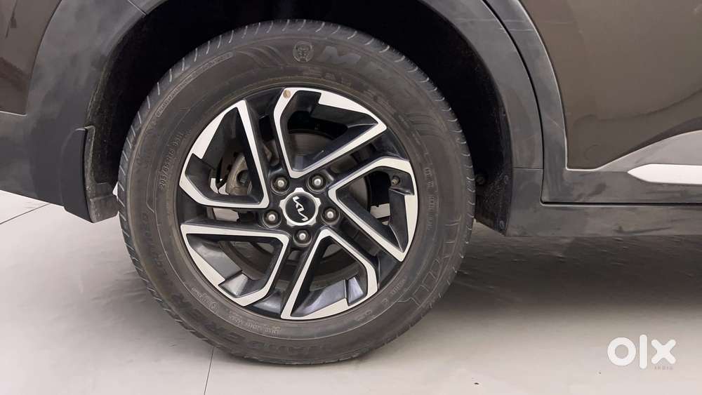 Kia Carens 1.4 Luxury Plus 6 Str, 2022, Petrol