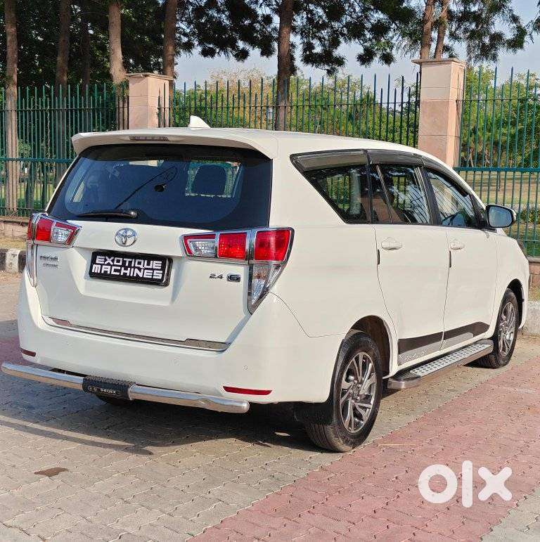 Toyota Innova Crysta 2.4 G Mt, 2022, Diesel