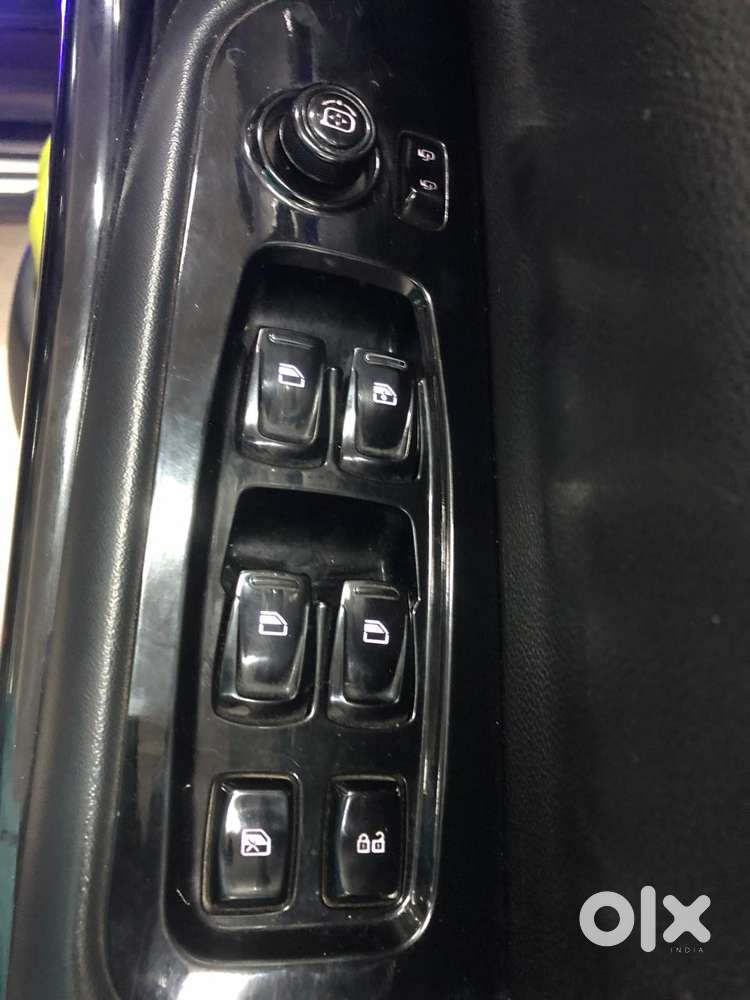 Mahindra Xuv700 2.2 Ax 7 Diesel At Luxury Pack Str, 2022, Diesel