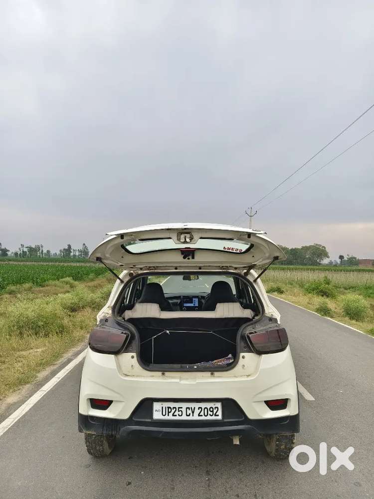 Mahindra Kuv Disel Fst Owner 2020 Modal All Papers New Condition.