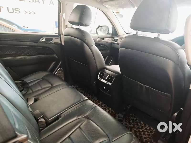 Mahindra Alturas G4, 2022, Diesel