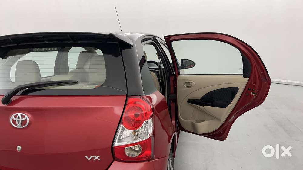 Toyota Etios Liva Vx Dual Tone, 2017, Petrol