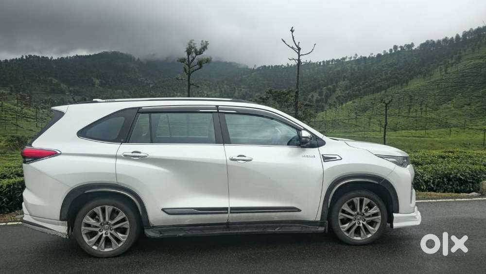 Toyota Innova Hycross Zx(o), 2023