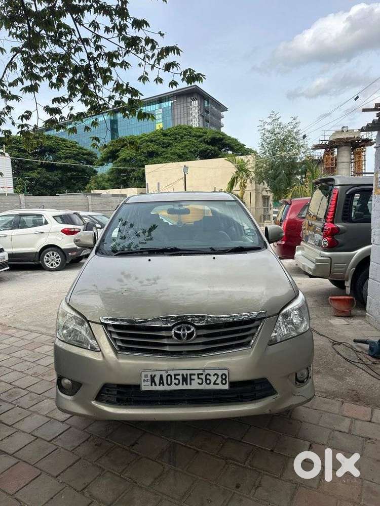 Toyota Innova 2.5 V 8 Str, 2013, Diesel