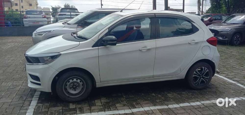 Tata Tiago 1.2 Revotron Xt (o), 2022, Petrol