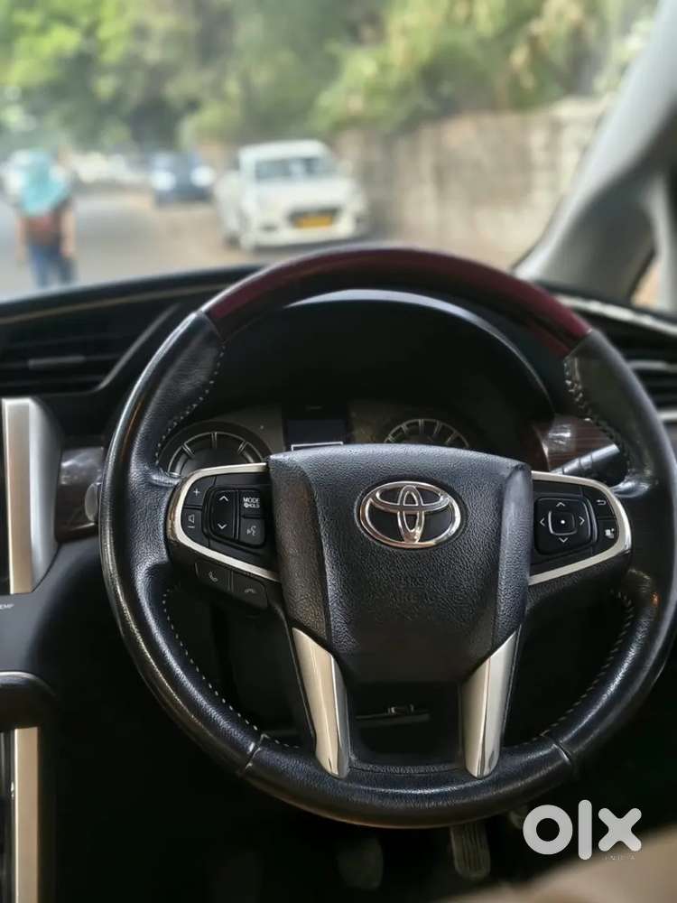 Toyota Innova Crysta 2.4 V 7 Str, 2016, Diesel
