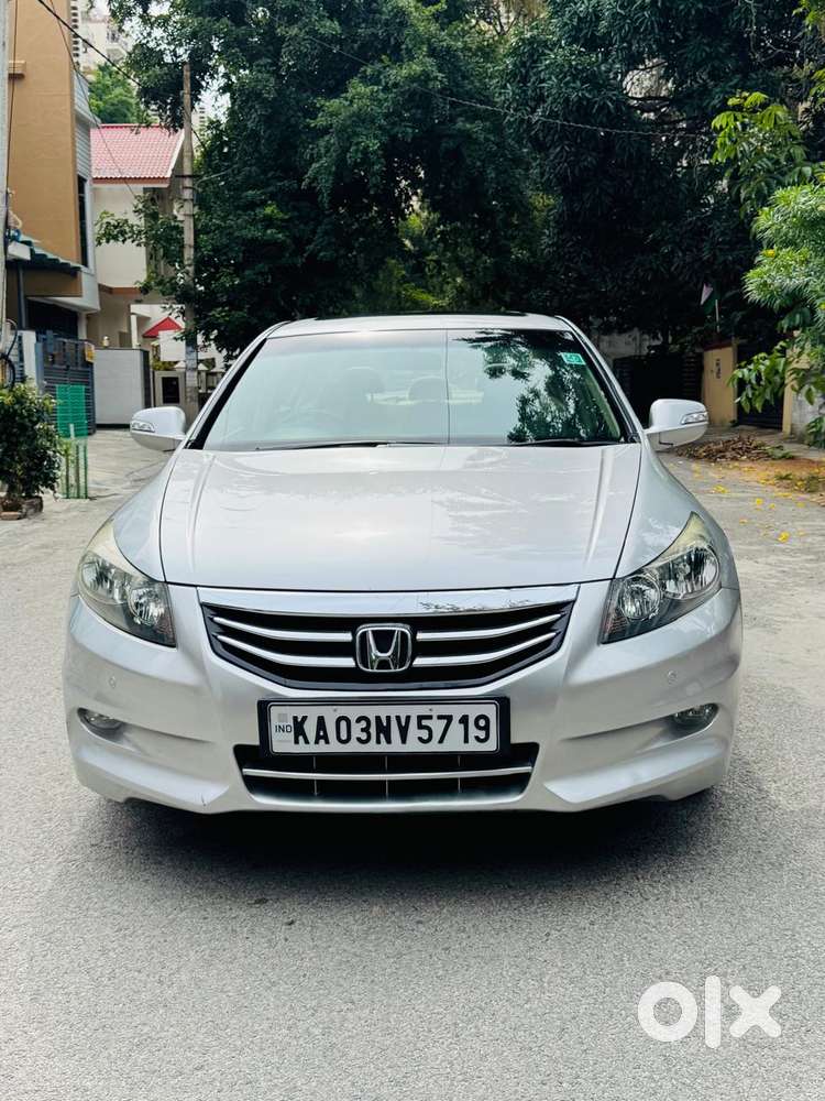 Honda Accord 2.4 Elegance Manual, 2012, Petrol