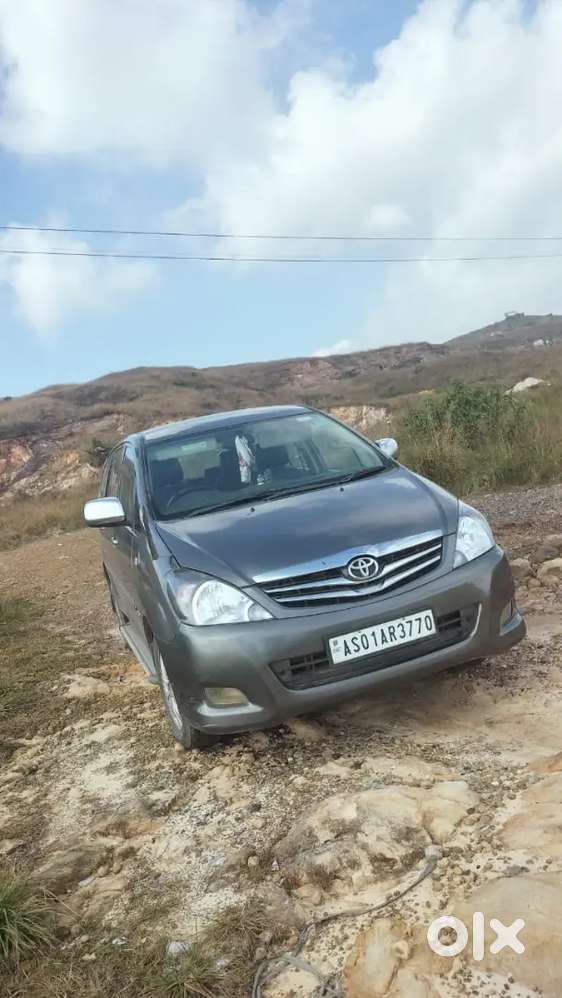 Toyota Innova 2.5 G 2010 Top Model Bucket Seat . Tip Top Condition New