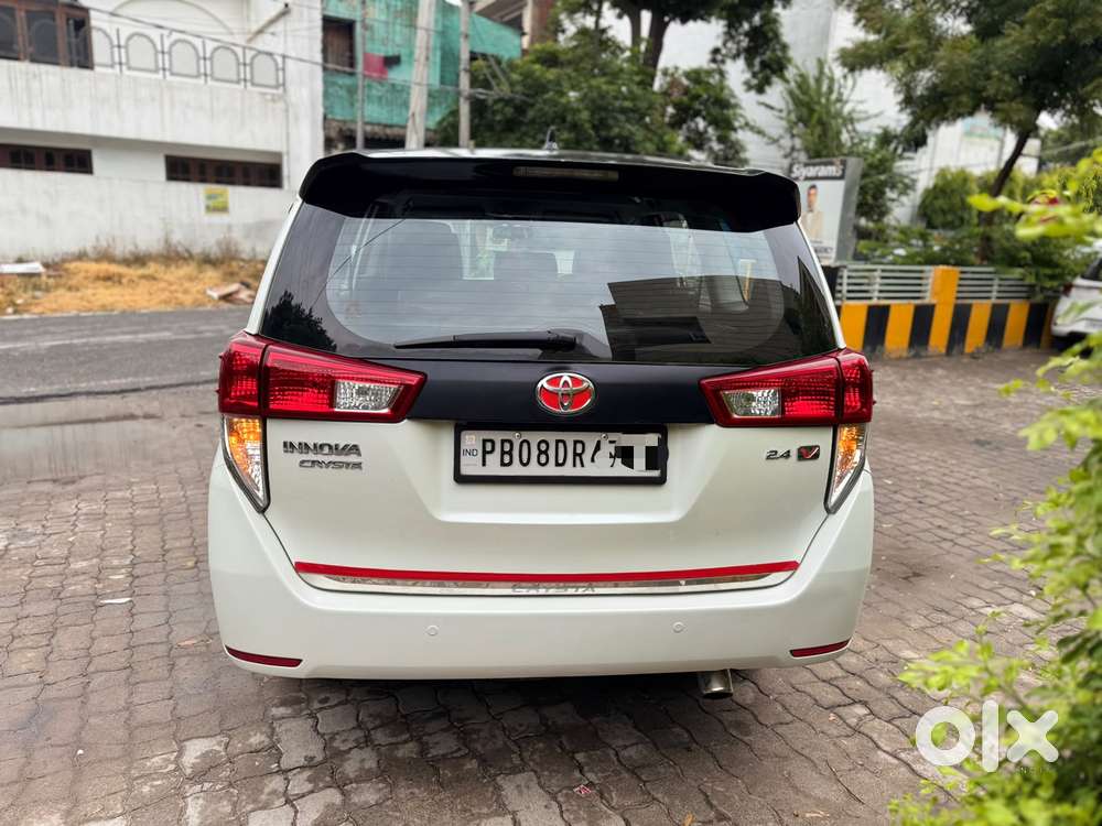 Toyota Innova Crysta 2.4 V 7 Str, 2017, Diesel