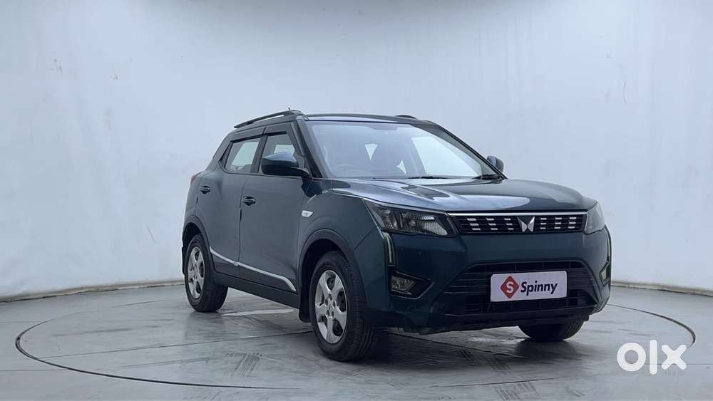 Mahindra Xuv300 1.2 W6 Amt Petrol, 2023, Petrol