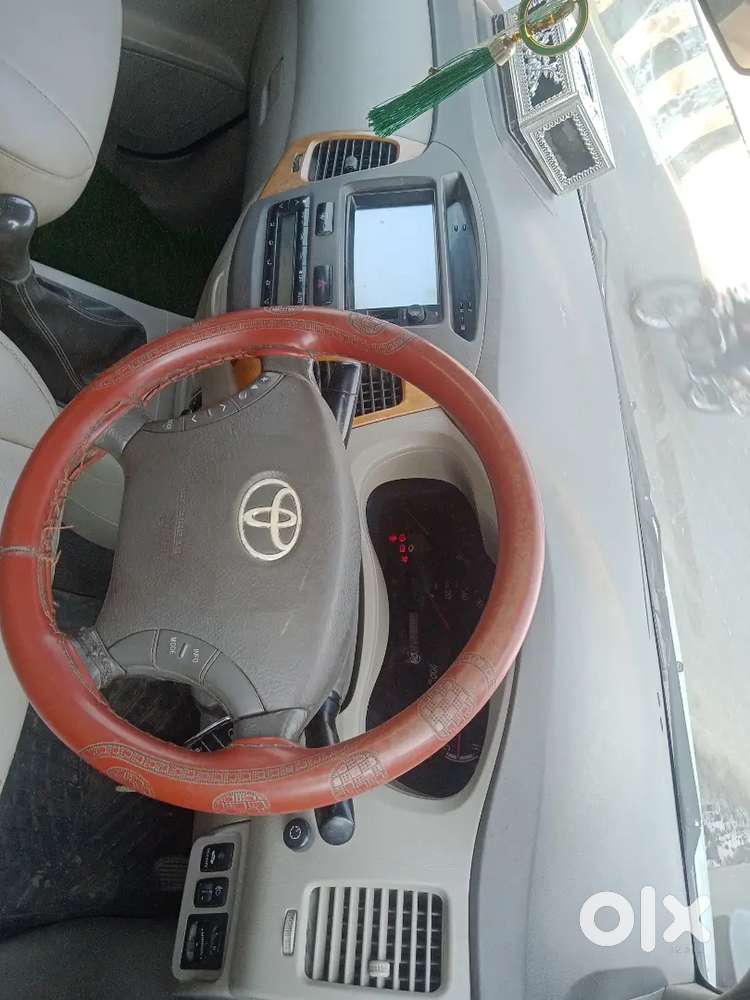 Toyota Innova 2014 Diesel 300000 Km Driven