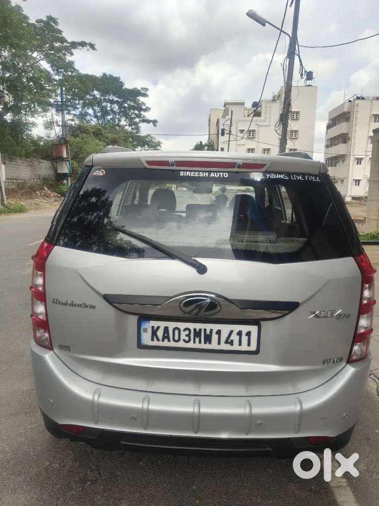 Mahindra XUV500 2.2 W10 2015