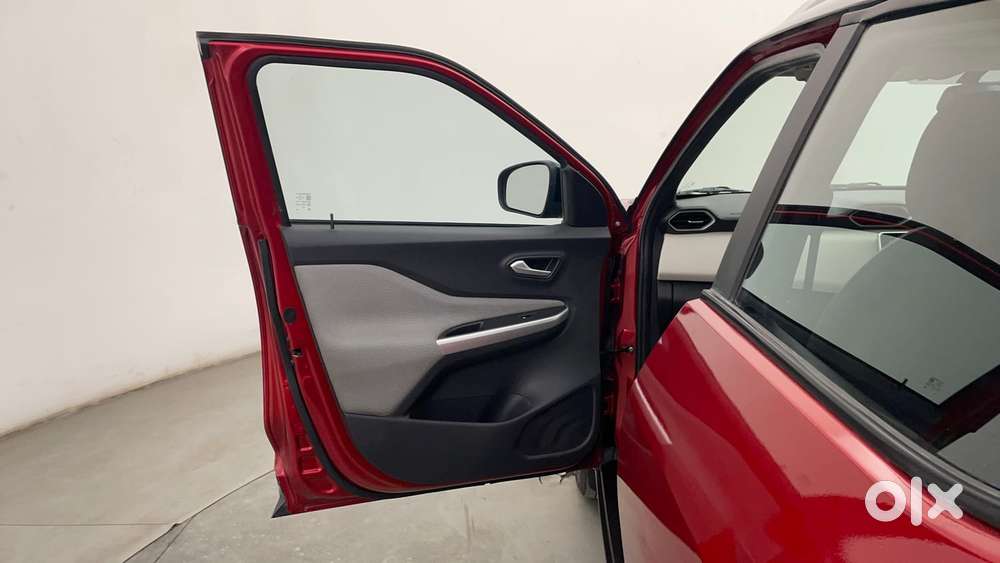 Nissan Magnite 1.0 Xv, 2023, Petrol