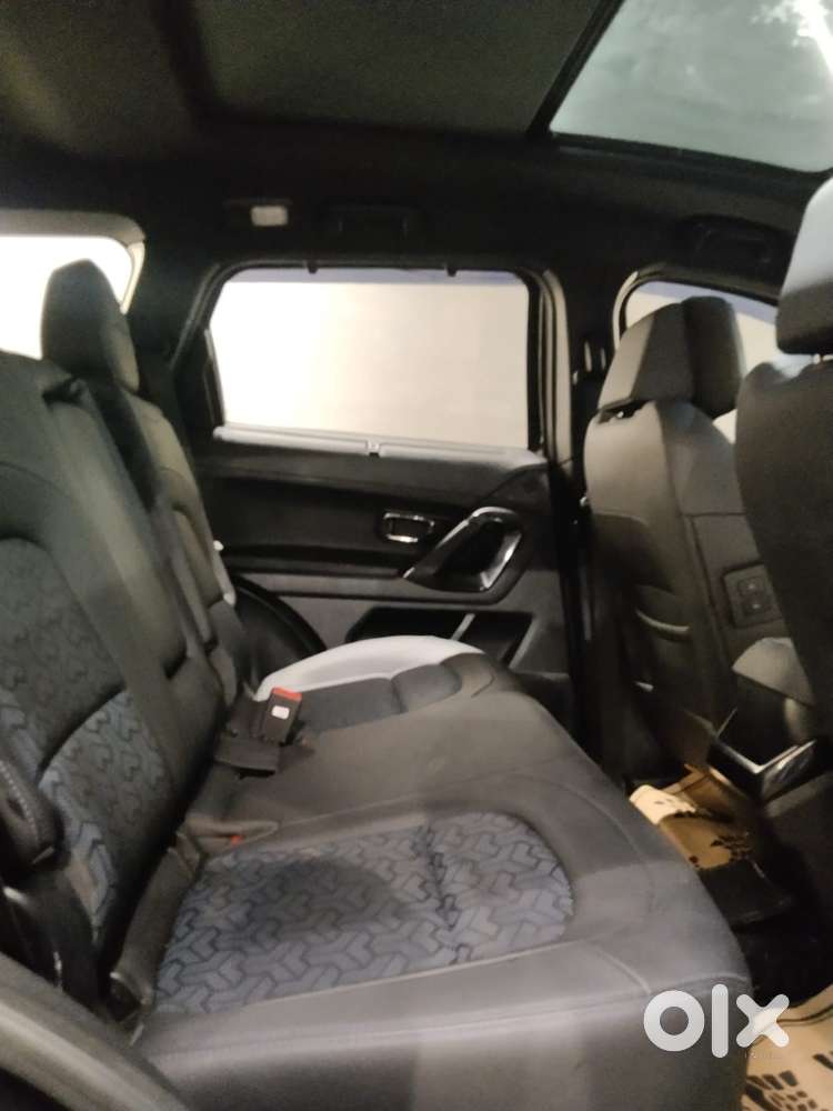 Tata Safari Accomplished Dark Edition At, 2024, Diesel