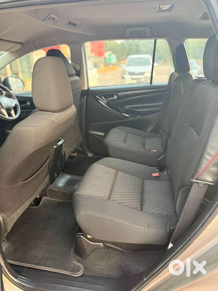Toyota Innova Crysta 2.8 Gx At, 2017, Diesel