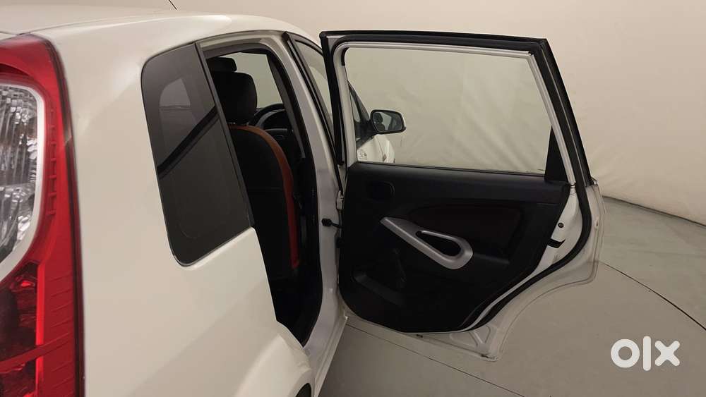 Ford Figo 2010-2012 Petrol Titanium, 2011, Petrol