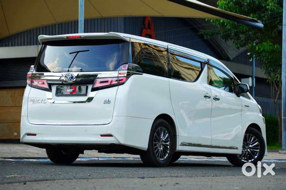 Toyota Vellfire 2.5 Hybrid, 2022, Petrol