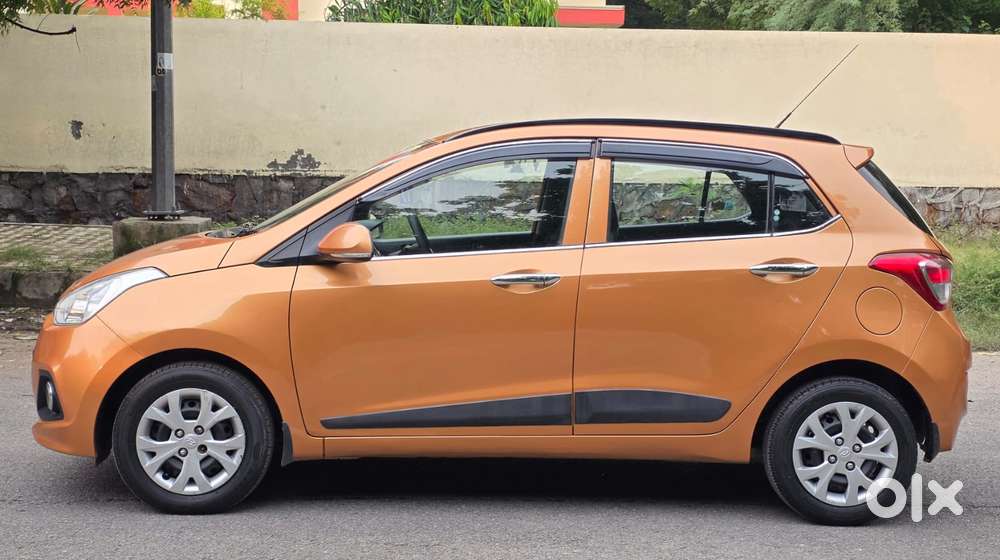 Hyundai Grand I10 Sportz, 2015, Petrol